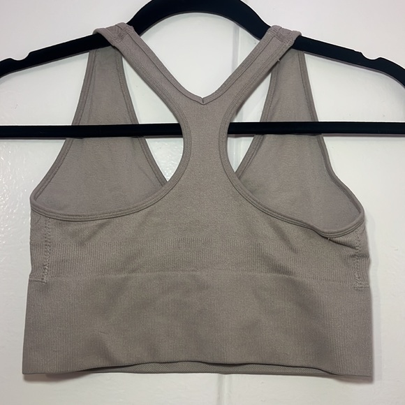 crop top - Picture 2 of 2